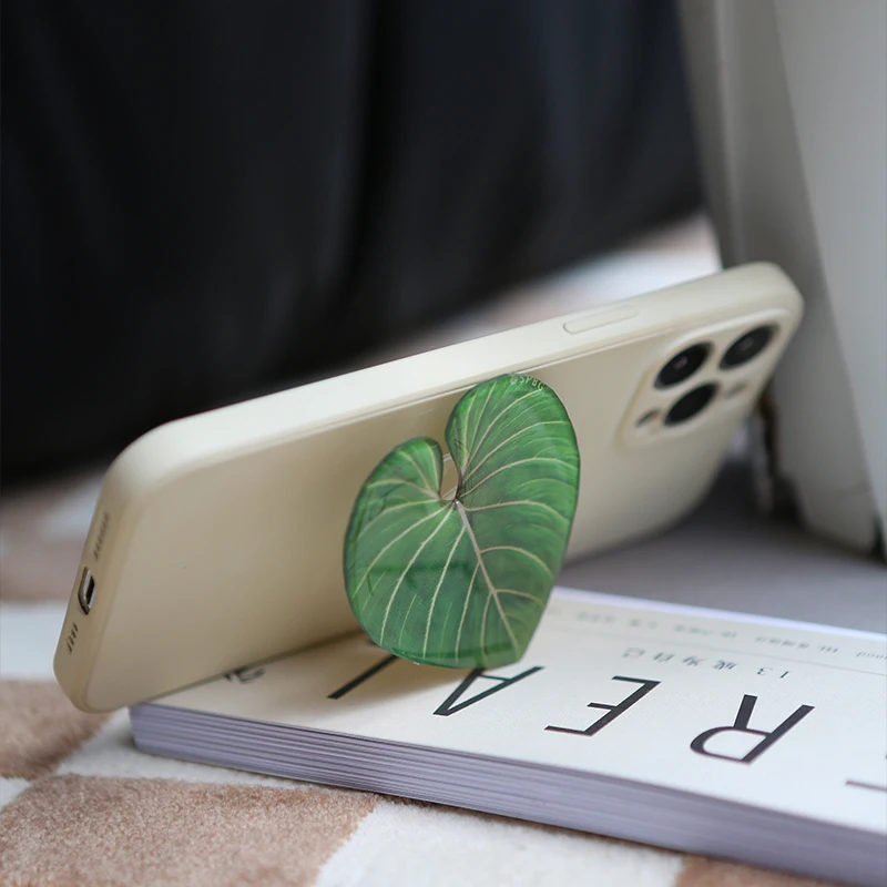Glossy Simulation Leaf Phone H - огляд і ціна Phone Accessories Vending Machine